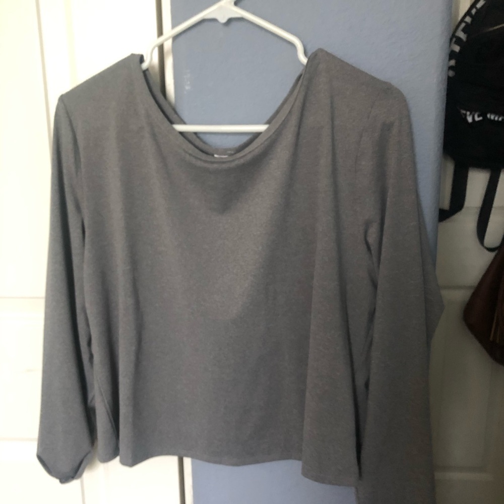 Fabletics Active grey longsleeve tee (cropped)